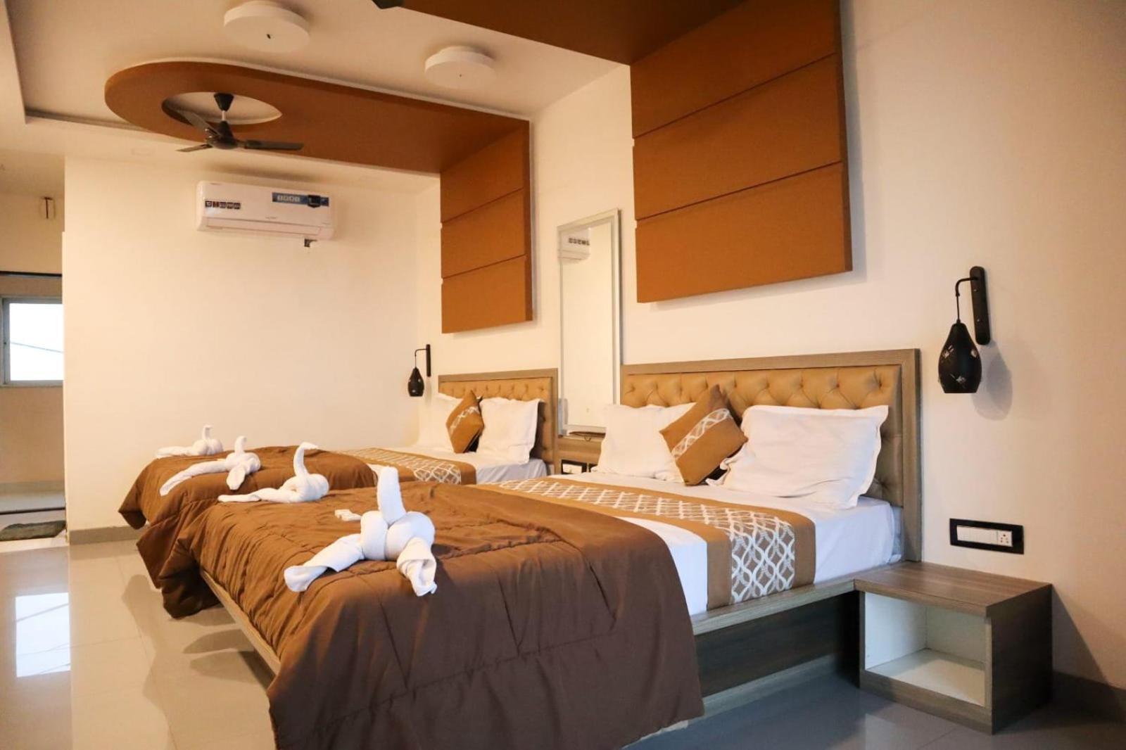 Hollywood Palace Resort Panchgani Exterior foto